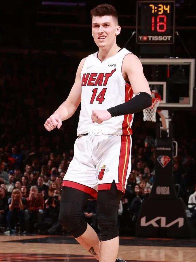 且内容以 且内容以